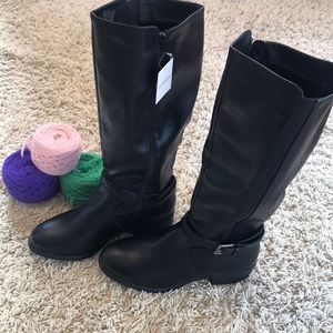 Easy zip wide calf boot